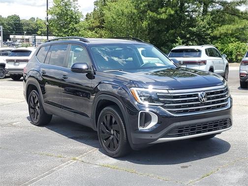2024 Volkswagen Atlas 2.0T SE w/ Technology