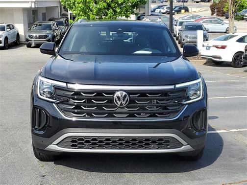 2024 Volkswagen Atlas Cross Sport 2.0T SE w/ Technology