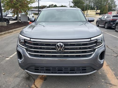 2025 Volkswagen Atlas 2.0T SE w/ Technology