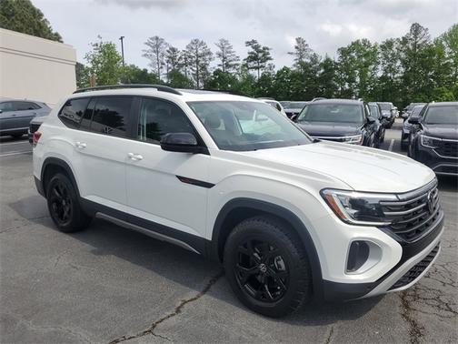 2024 Volkswagen Atlas 2.0T Peak Edition SE w/Technology