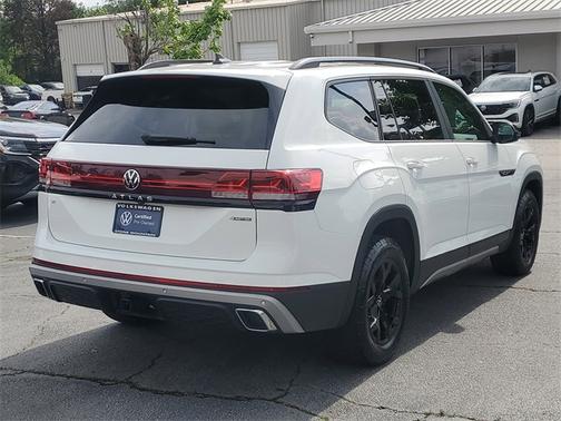2024 Volkswagen Atlas 2.0T Peak Edition SE w/Technology