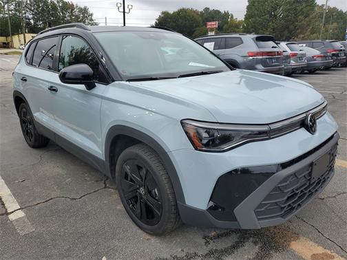 2025 Volkswagen Taos 1.5T SE Black