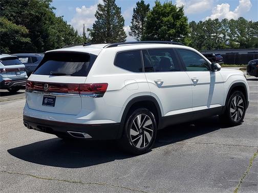 2024 Volkswagen Atlas 2.0T SE w/ Technology