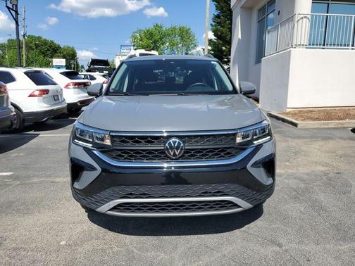 Pure Gray 2024 Volkswagen Taos 1.5T SE