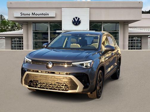 Platinum Gray Metallic 2026 Volkswagen Taos 1.5T SE