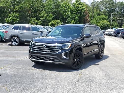 2024 Volkswagen Atlas 2.0T SE w/ Technology