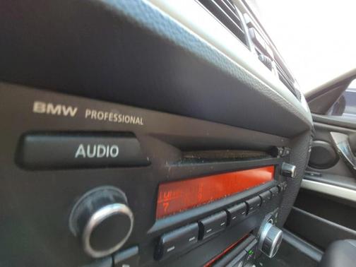 Photo 4 of 25 of 2007 BMW 328 i