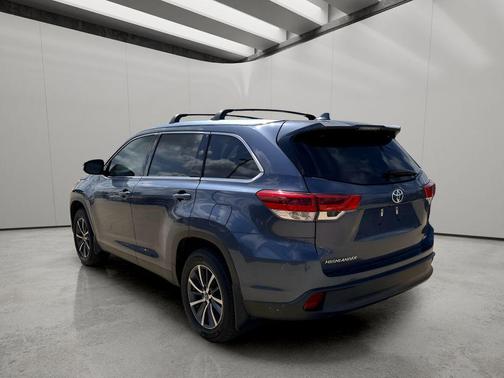 Shoreline Blue Pearl 2019 Toyota Highlander XLE