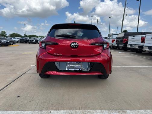2025 Toyota Corolla Hatchback SE