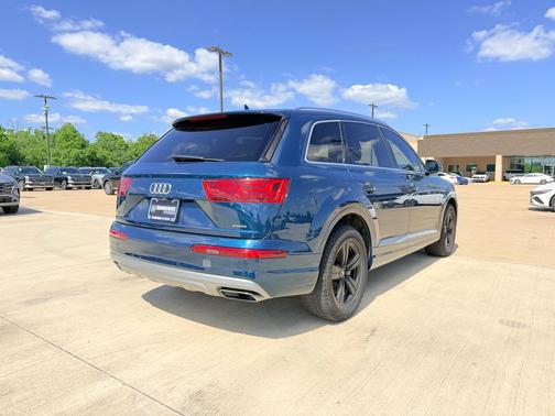 Galaxy Blue Metallic 2018 Audi Q7 2.0T Premium Plus