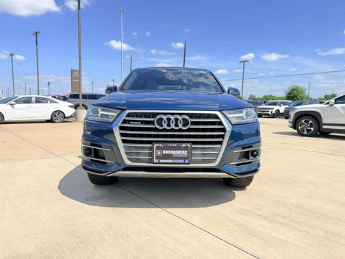 Galaxy Blue Metallic 2018 Audi Q7 2.0T Premium Plus