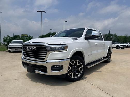 Bright White Clearcoat 2025 RAM 1500 Laramie