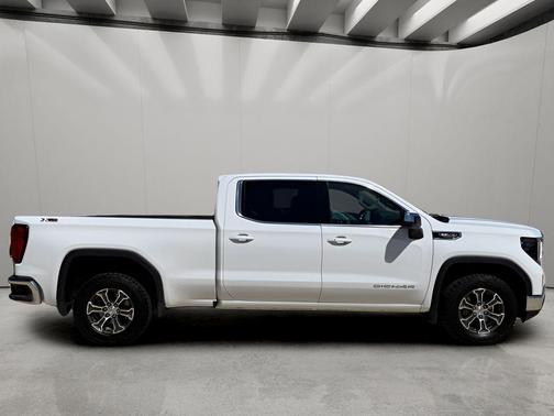 Summit White 2024 GMC Sierra 1500 SLE