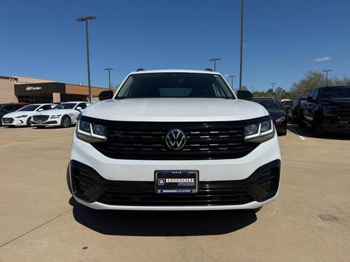 Opal White Pearl Effect 2023 Volkswagen Atlas 3.6 V6 SEL R-Line Black