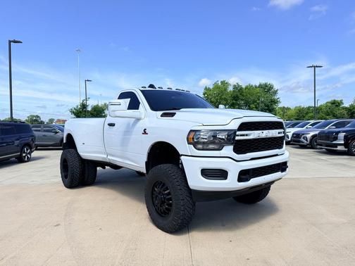Bright White Clearcoat 2023 RAM 3500 Tradesman