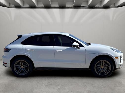 White 2019 Porsche Macan S