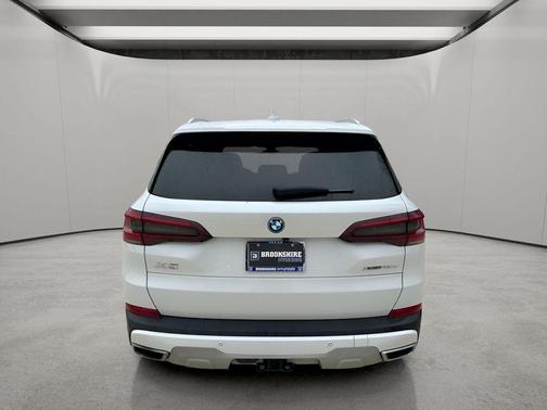 Mineral White Metallic 2022 BMW X5 PHEV xDrive45e