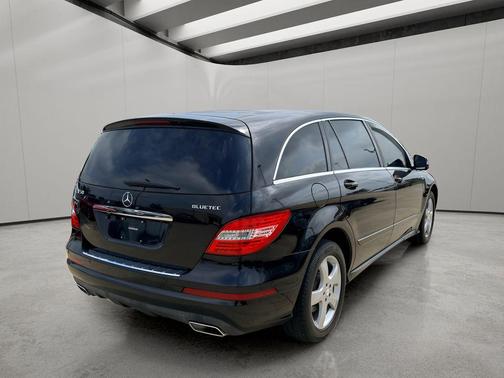 Black 2012 Mercedes-Benz R-Class R 350 BlueTEC 4MATIC