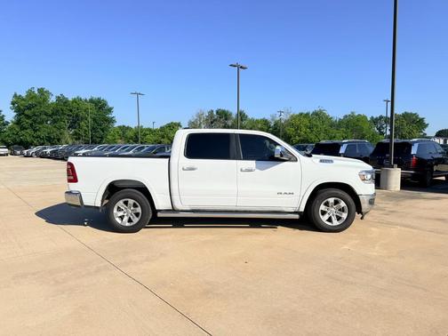 Bright White Clearcoat 2022 RAM 1500 Laramie