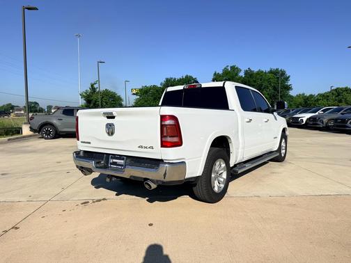 Bright White Clearcoat 2022 RAM 1500 Laramie