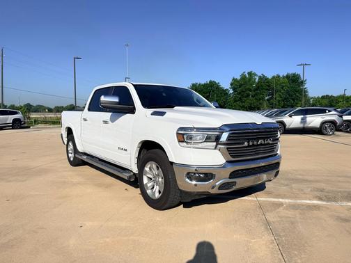 Bright White Clearcoat 2022 RAM 1500 Laramie