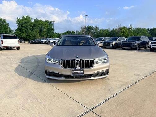 Glacier Silver Metallic 2018 BMW 750 i