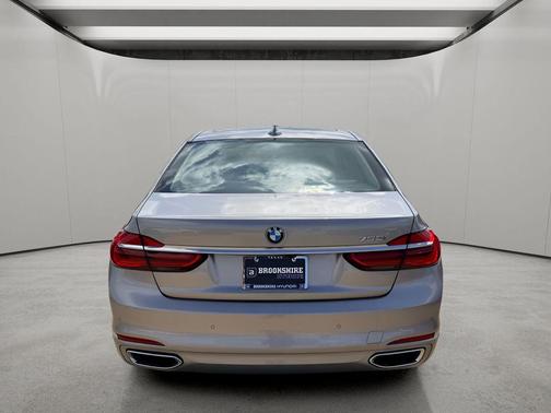 Glacier Silver Metallic 2018 BMW 750 i