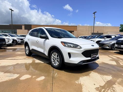 Oxford White 2022 Ford Escape SE