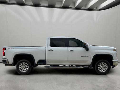 Summit White 2025 Chevrolet Silverado 2500 LTZ