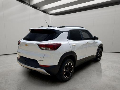 Summit White 2021 Chevrolet Trailblazer LT