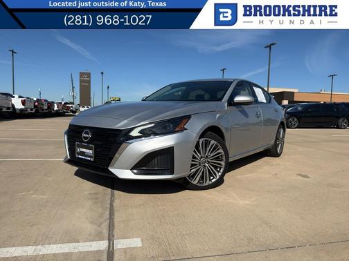 Brilliant Silver Metallic 2023 Nissan Altima 2.5 SL