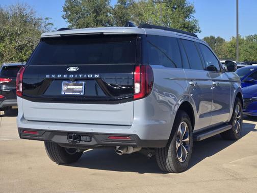 Glacier Gray Metallic 2027 Ford Expedition Active