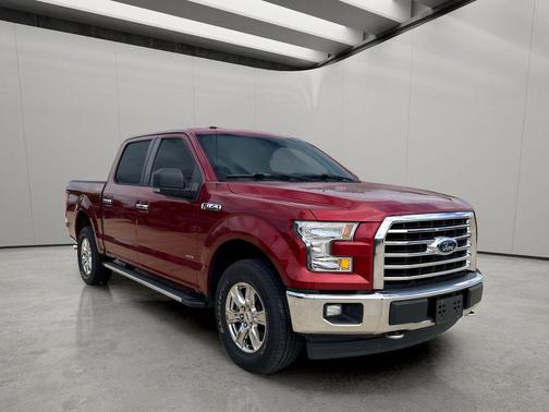 Ruby Red Metallic Tinted Clearcoat 2017 Ford F-150 XLT