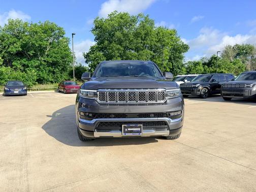 Metallic 2022 Jeep Grand Wagoneer Series II