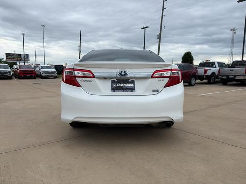 Super White 2012 Toyota Camry Hybrid XLE