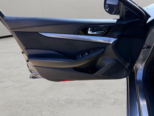 Gun Metallic 2016 Nissan Maxima 3.5 SR