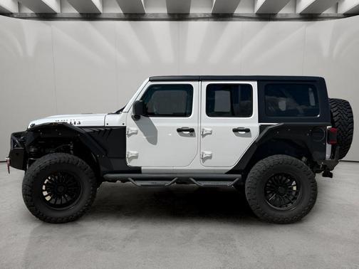 Bright White Clearcoat 2020 Jeep Wrangler Unlimited Willys