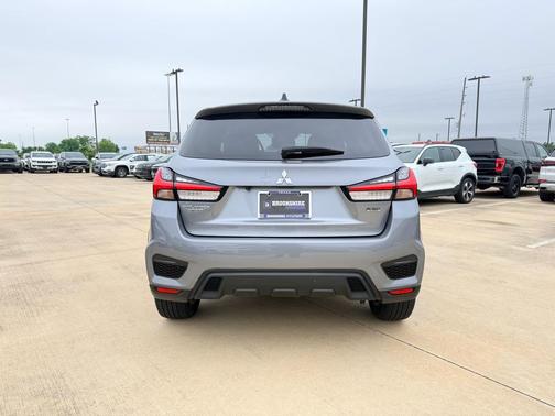 Labrador Black Pearl 2024 Mitsubishi Outlander Sport ES