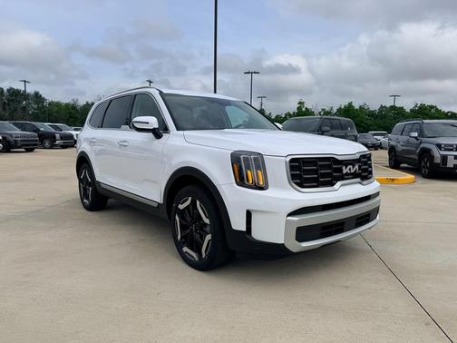 Glacial White Pearl 2025 Kia Telluride S