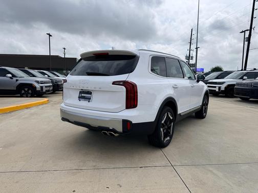 Glacial White Pearl 2025 Kia Telluride S