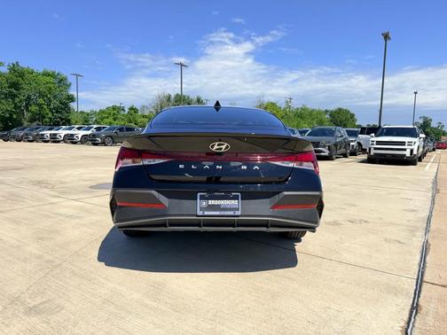 Black 2025 Hyundai ELANTRA SEL Sport