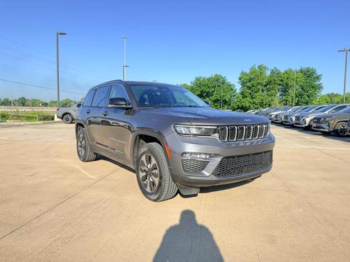 Metallic 2023 Jeep Grand Cherokee 4xe Base