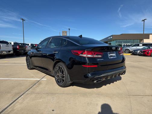Ebony Black 2020 Kia Optima SE