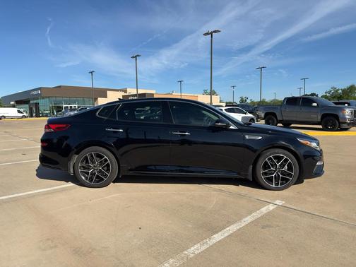 Ebony Black 2020 Kia Optima SE