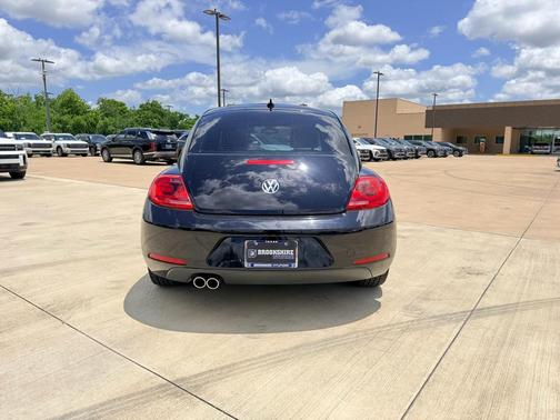 Deep Black Pearl Metallic 2013 Volkswagen Beetle 2.5L