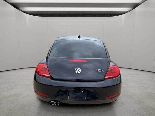 Deep Black Pearl Metallic 2013 Volkswagen Beetle 2.5L