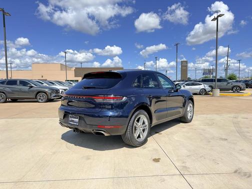 Night Blue Metallic 2019 Porsche Macan Base