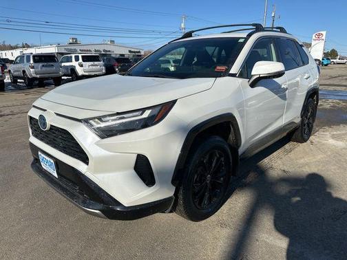 2022 Toyota RAV4 Hybrid SE