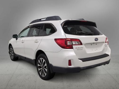 Crystal White Pearl 2015 Subaru Outback 3.6R Limited