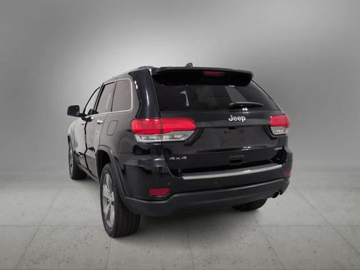 Brilliant Black Crystal Pearl 2016 Jeep Grand Cherokee Limited